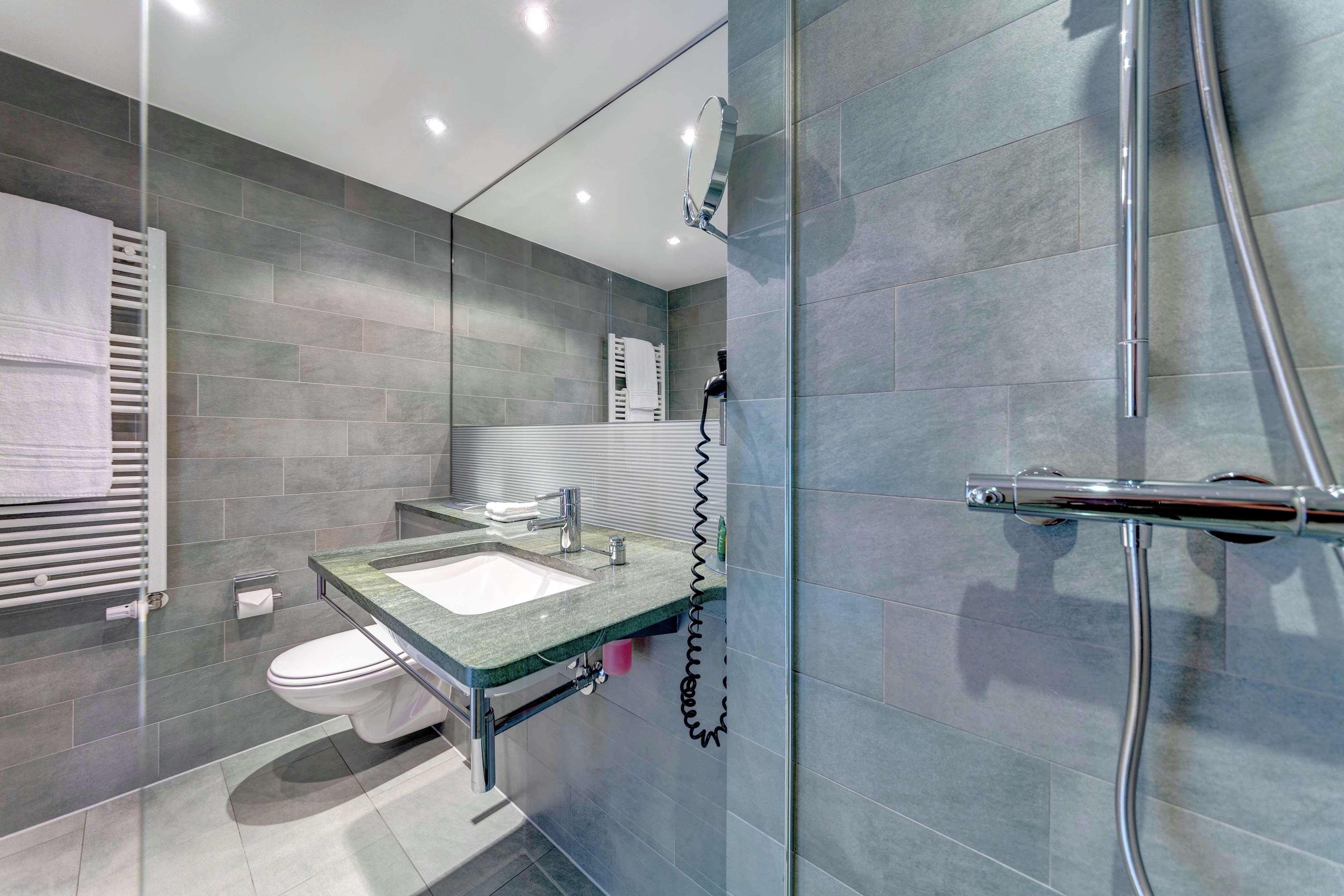 Hilton Garden Inn Stuttgart Neckarpark Екстер'єр фото