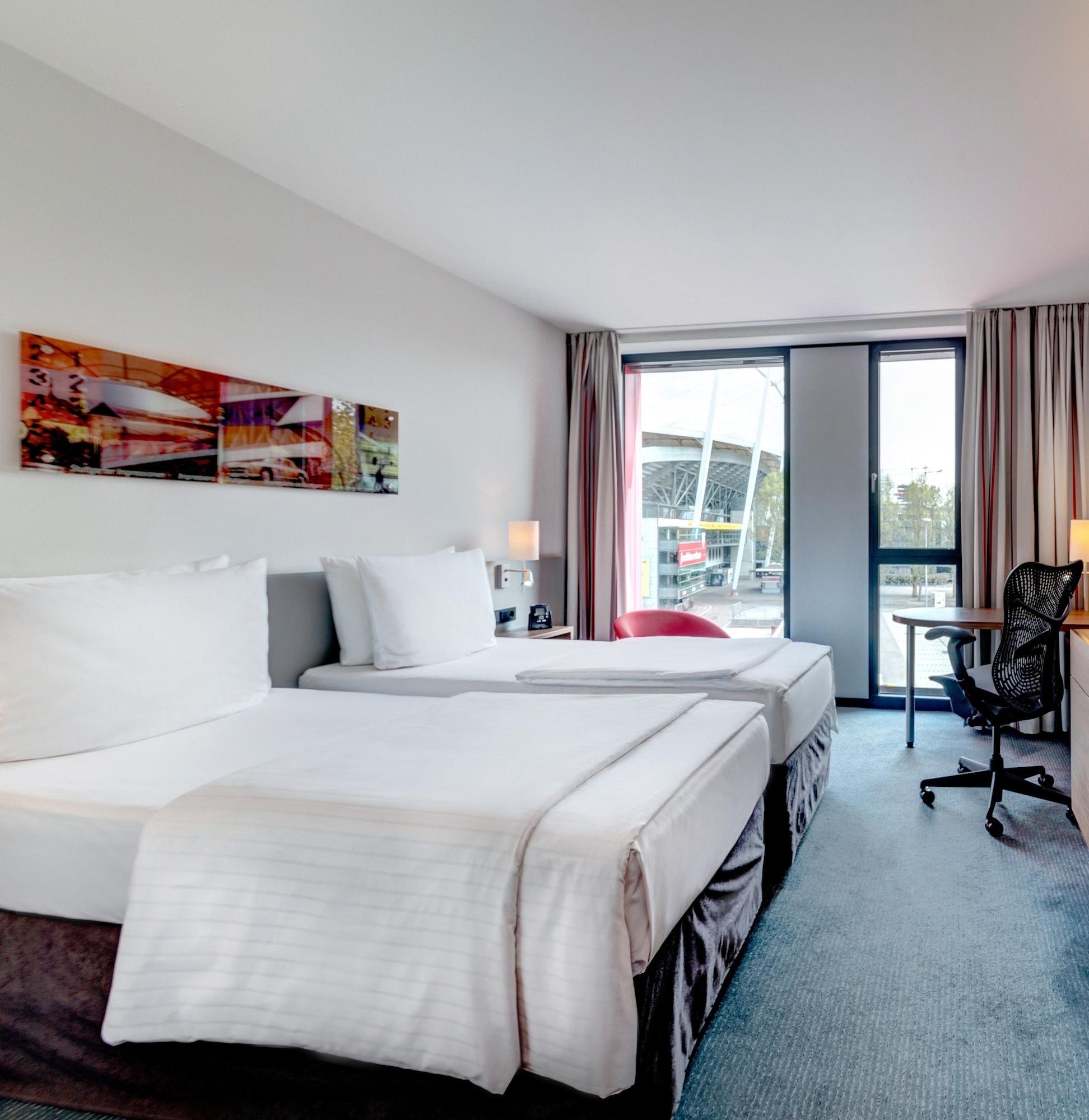 Hilton Garden Inn Stuttgart Neckarpark Екстер'єр фото