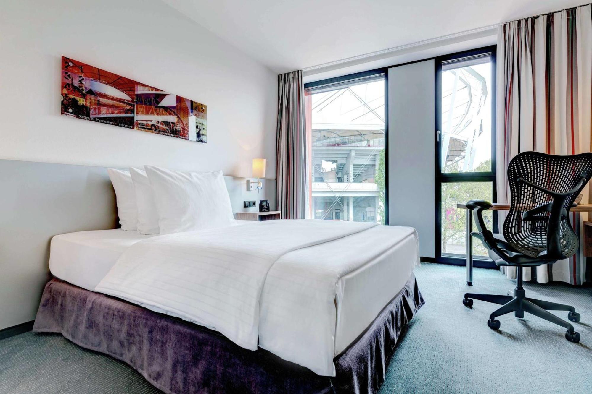 Hilton Garden Inn Stuttgart Neckarpark Екстер'єр фото