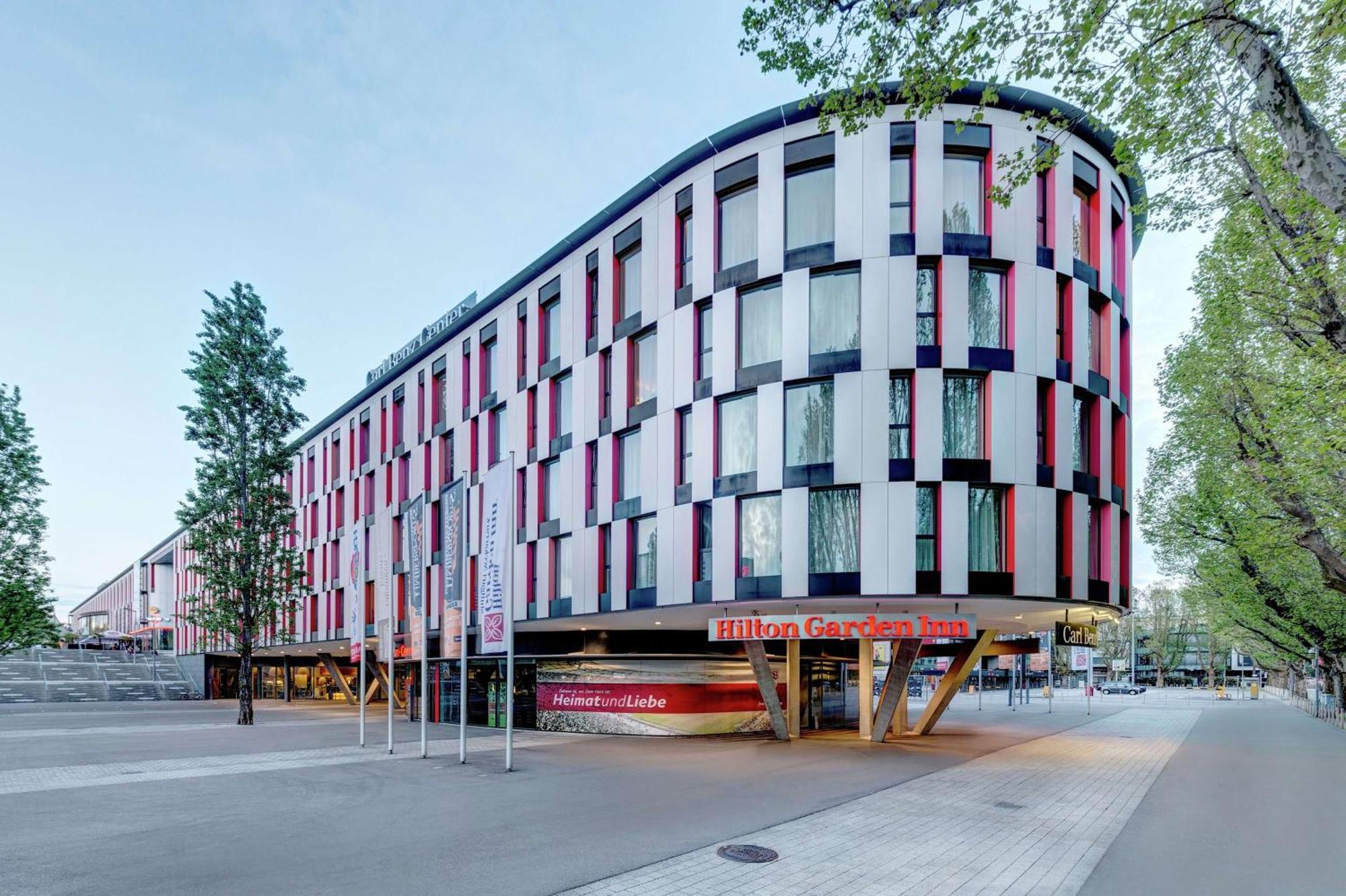 Hilton Garden Inn Stuttgart Neckarpark Екстер'єр фото