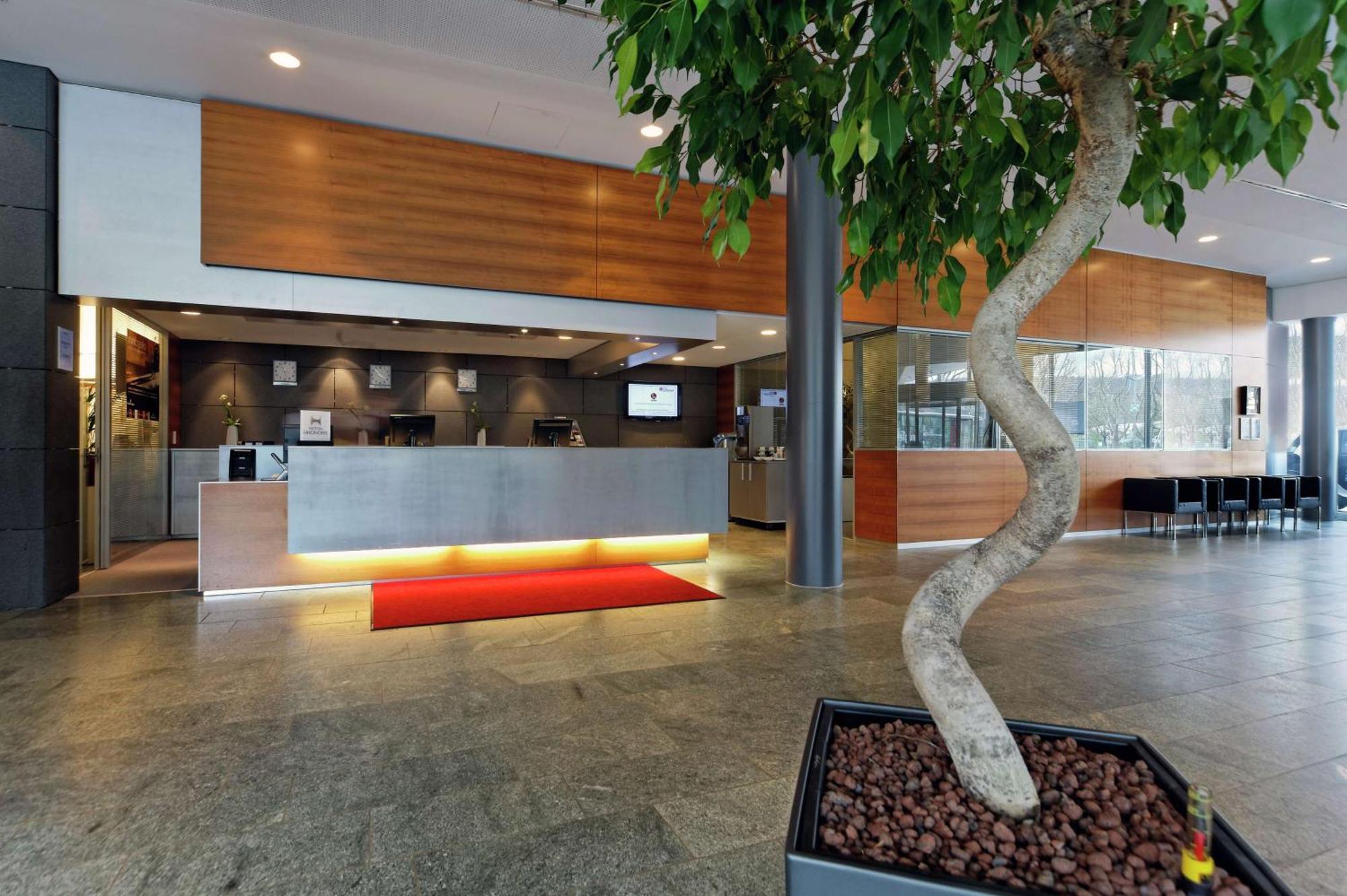 Hilton Garden Inn Stuttgart Neckarpark Екстер'єр фото