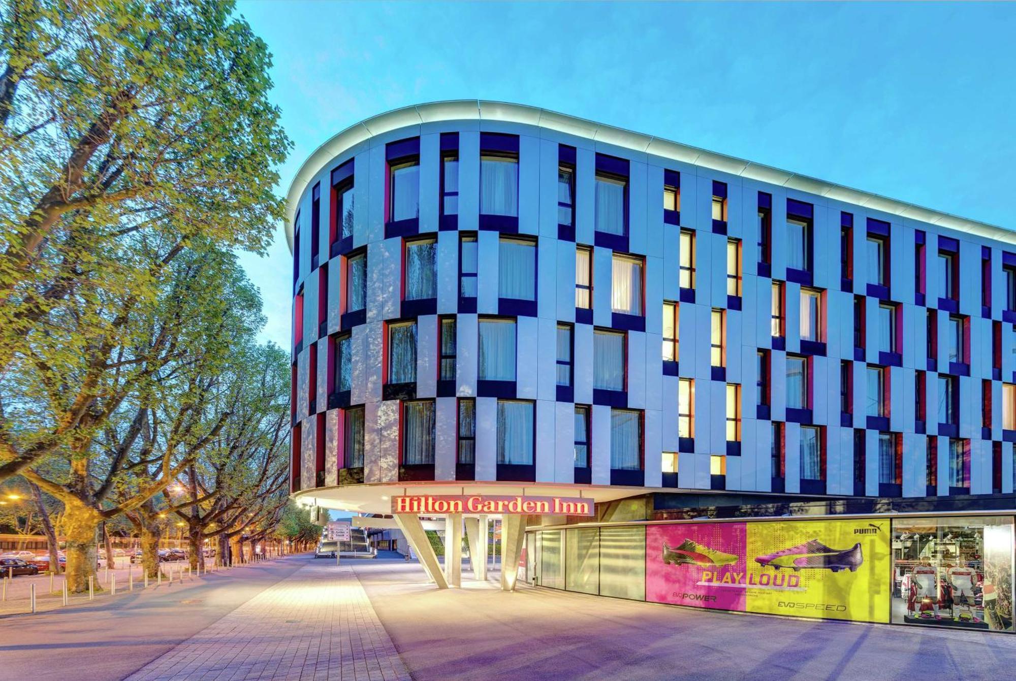 Hilton Garden Inn Stuttgart Neckarpark Екстер'єр фото