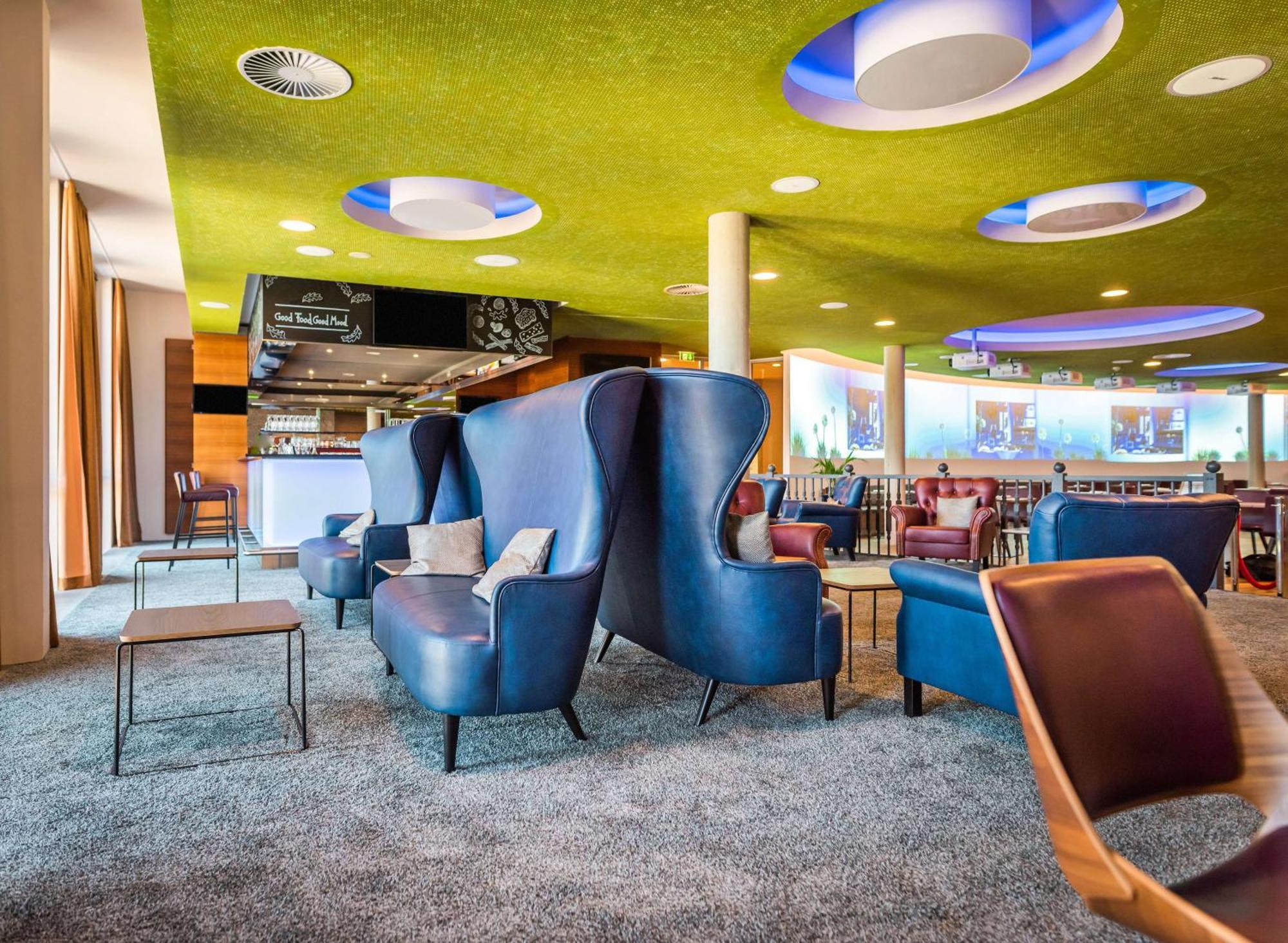 Hilton Garden Inn Stuttgart Neckarpark Екстер'єр фото