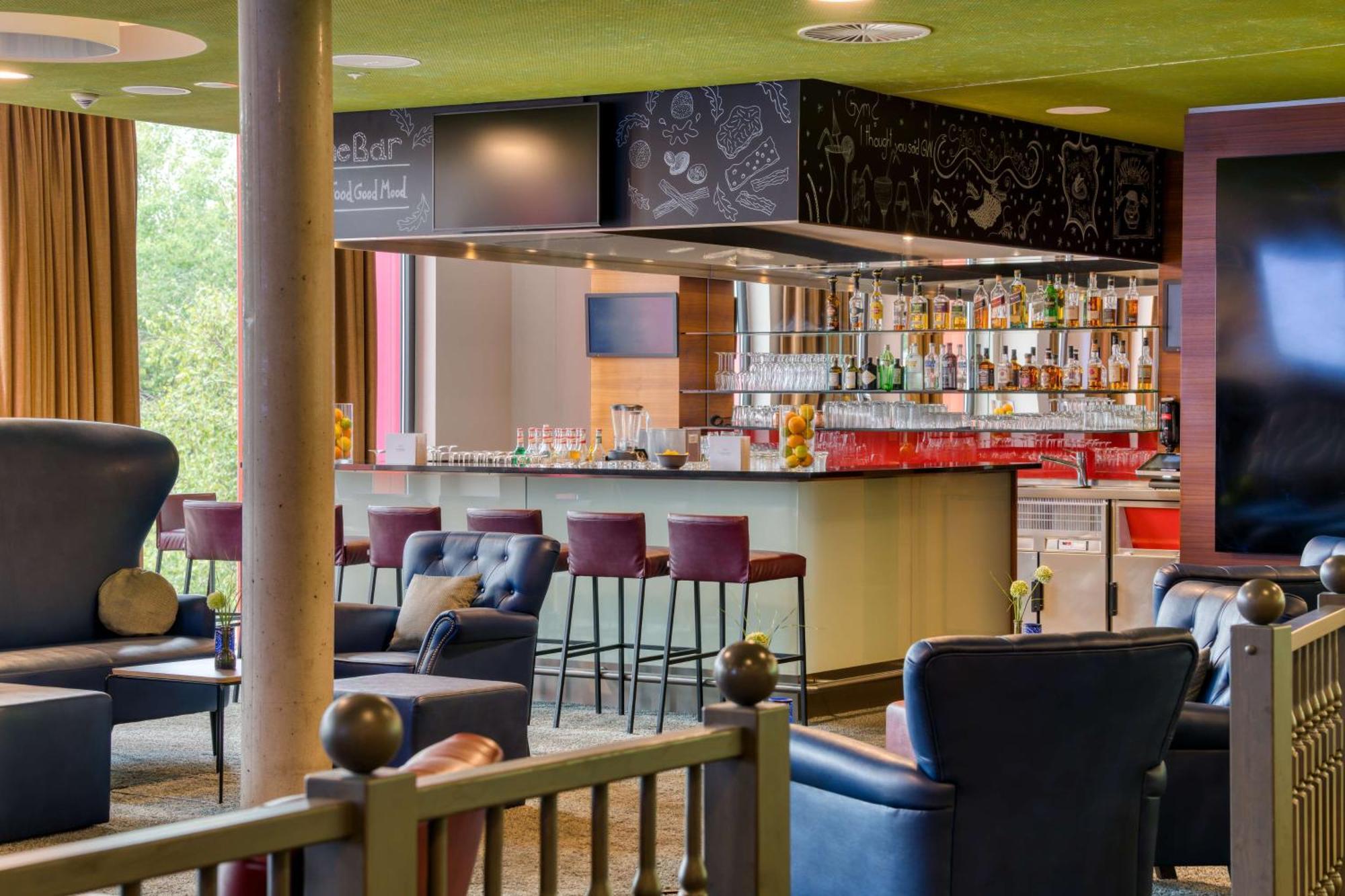Hilton Garden Inn Stuttgart Neckarpark Екстер'єр фото