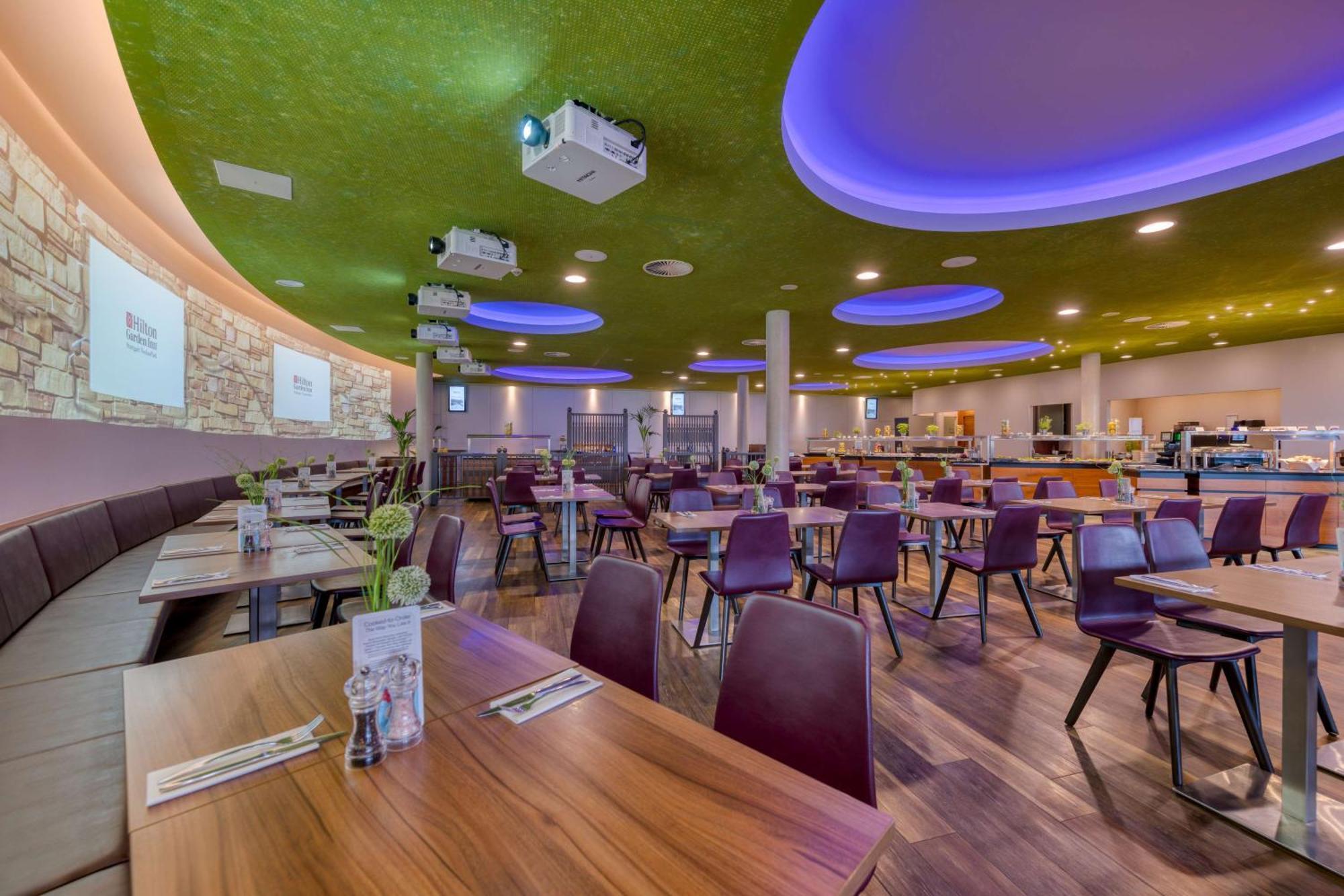 Hilton Garden Inn Stuttgart Neckarpark Екстер'єр фото