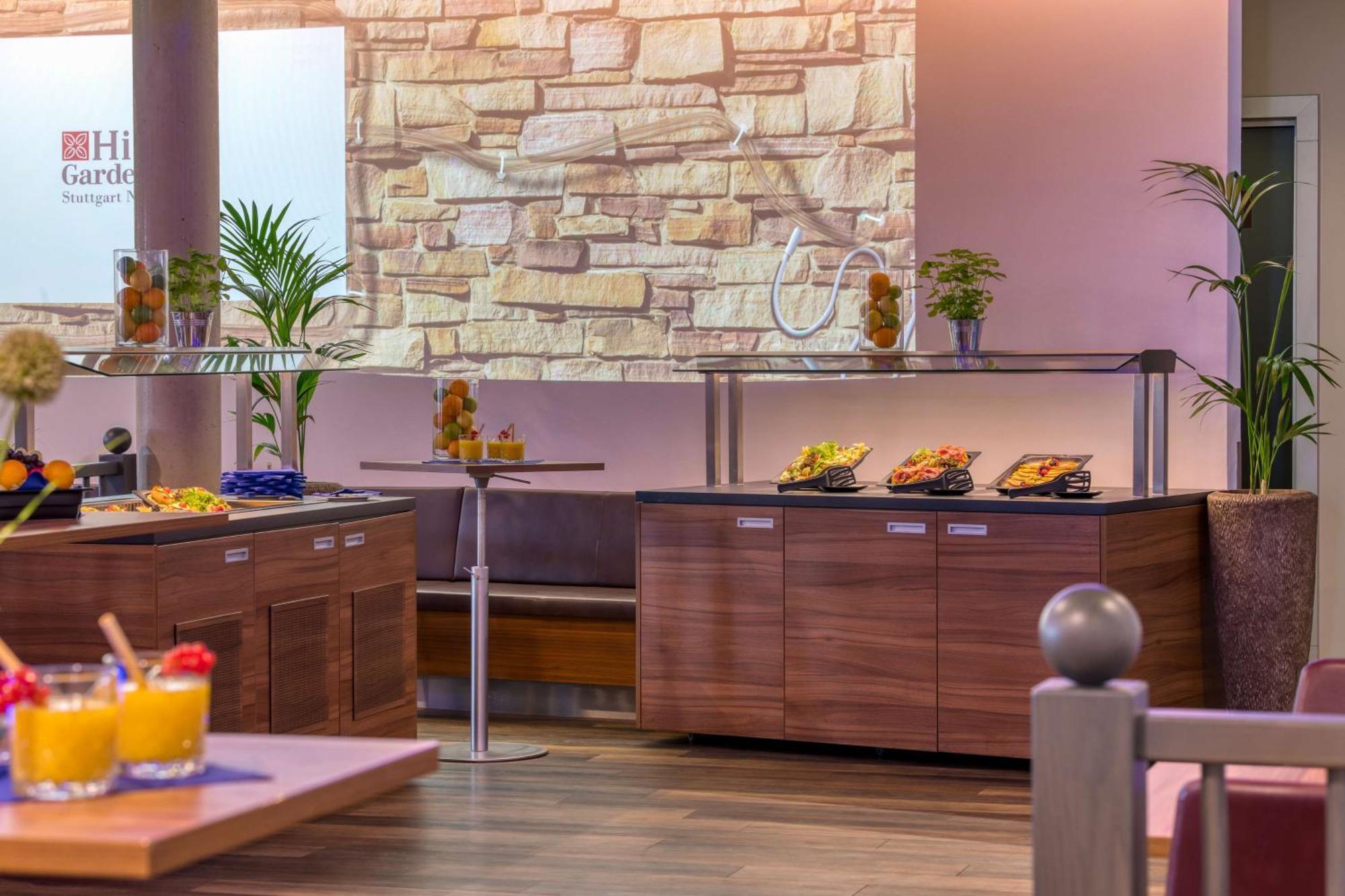 Hilton Garden Inn Stuttgart Neckarpark Екстер'єр фото